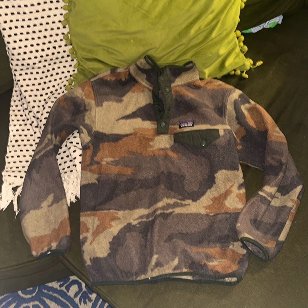 Camo Patagonia snap front fleece